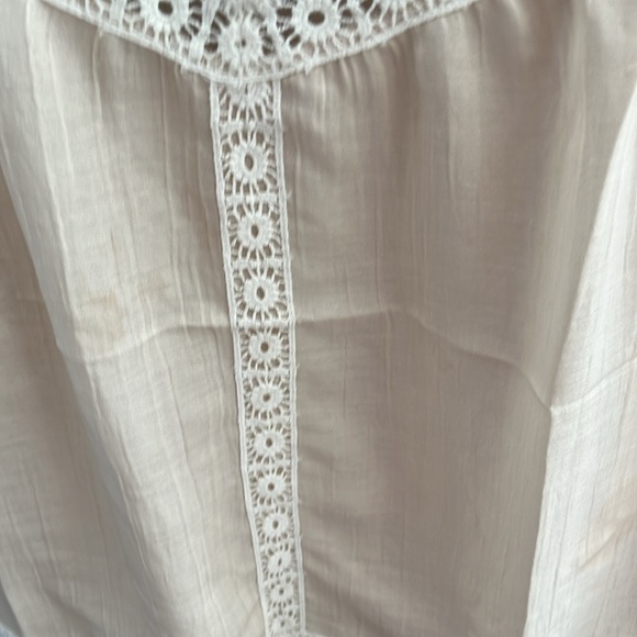 NWT Hem & Thread Women’s Cream Lace Blouse Size Small - Picture 5 of 12